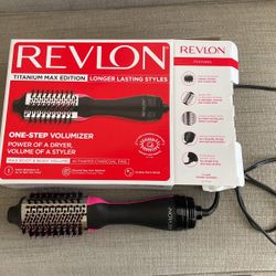 Revlon Titanium Max Edition One-Step Volumizer