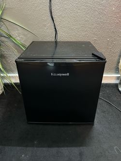 Honeywell Mini Fridge