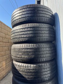 215/55r17 Kuhmo tires en excelentes condiciones de vida las 4