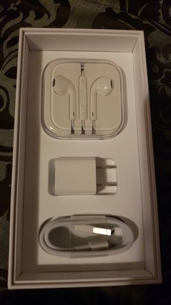 Real i phone headphones and charger