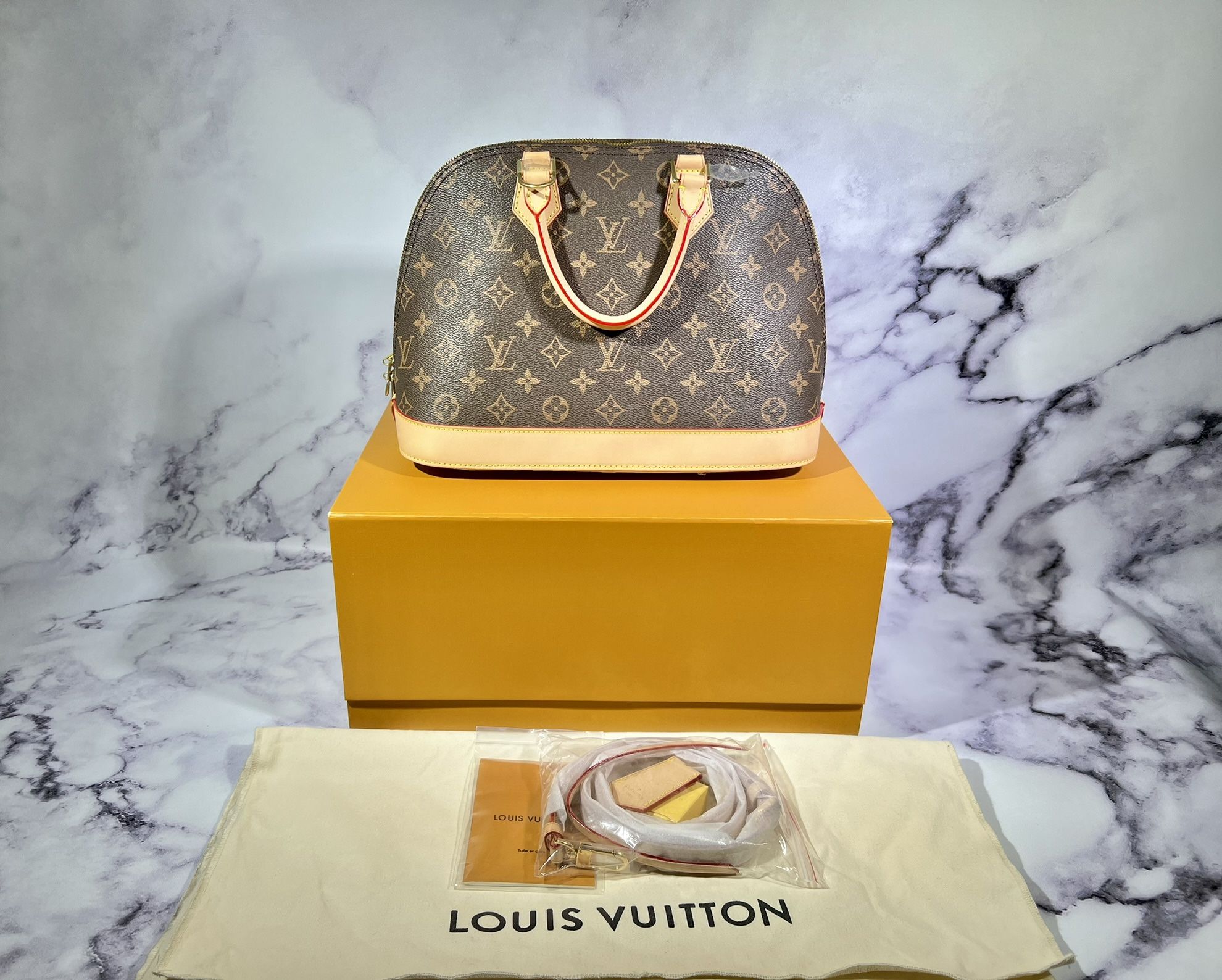 👜 Louis Vuitton Monogram Alma PM
