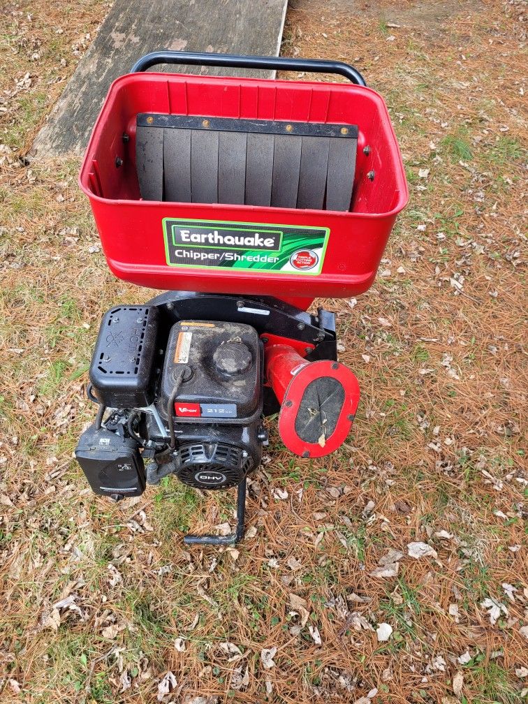 212 cc Wood Chipper