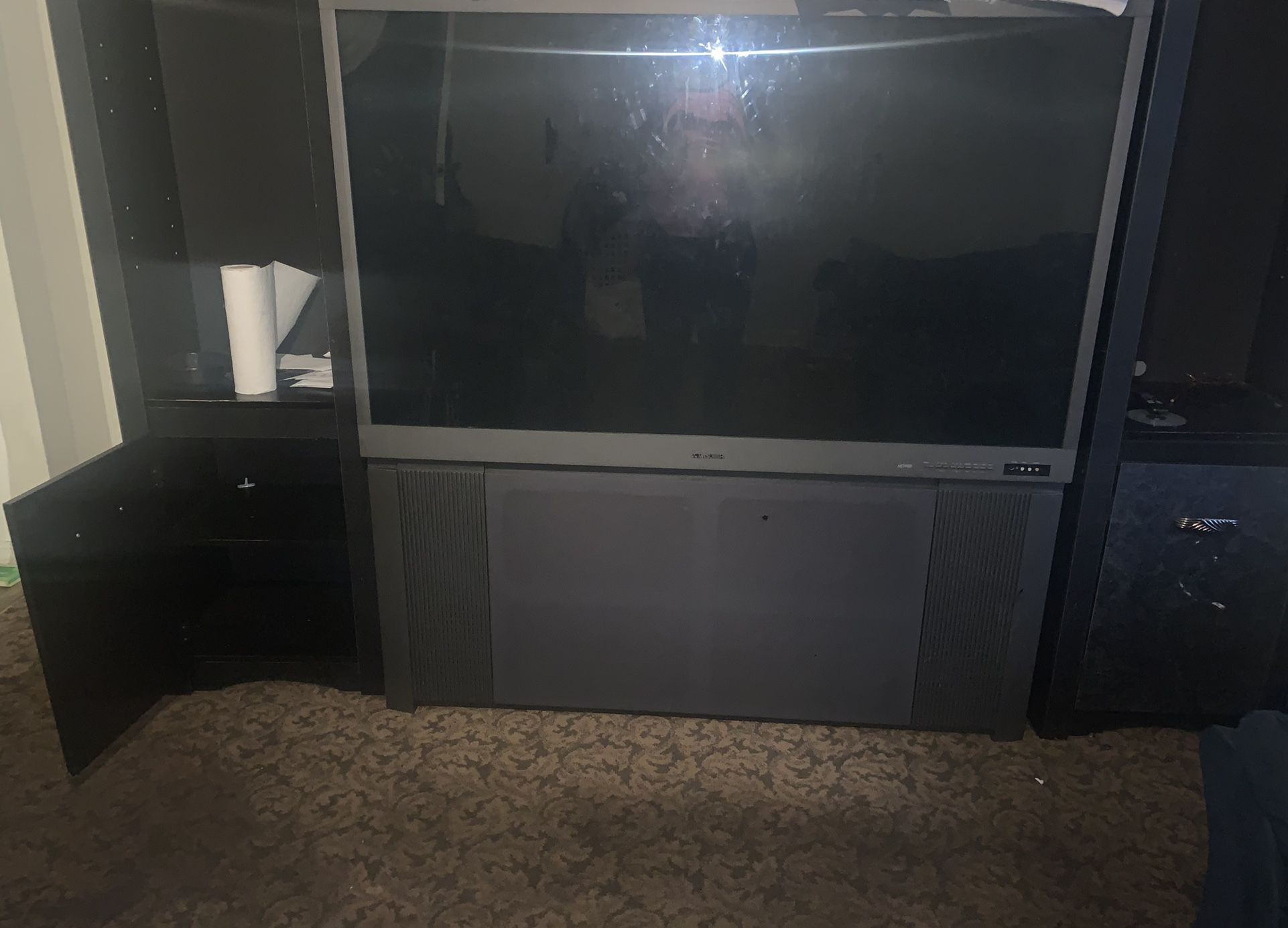 Big Screen Tv With Entertainment Center 