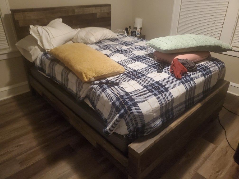 Queen Bed Set