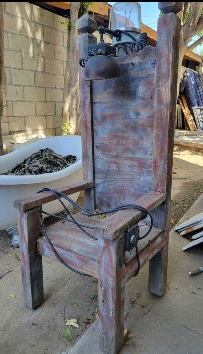 Halloween Prop Old Electric Chair