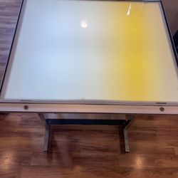 Adjustable Light-Up Table 