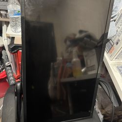 32 Inch TV  No Controller 