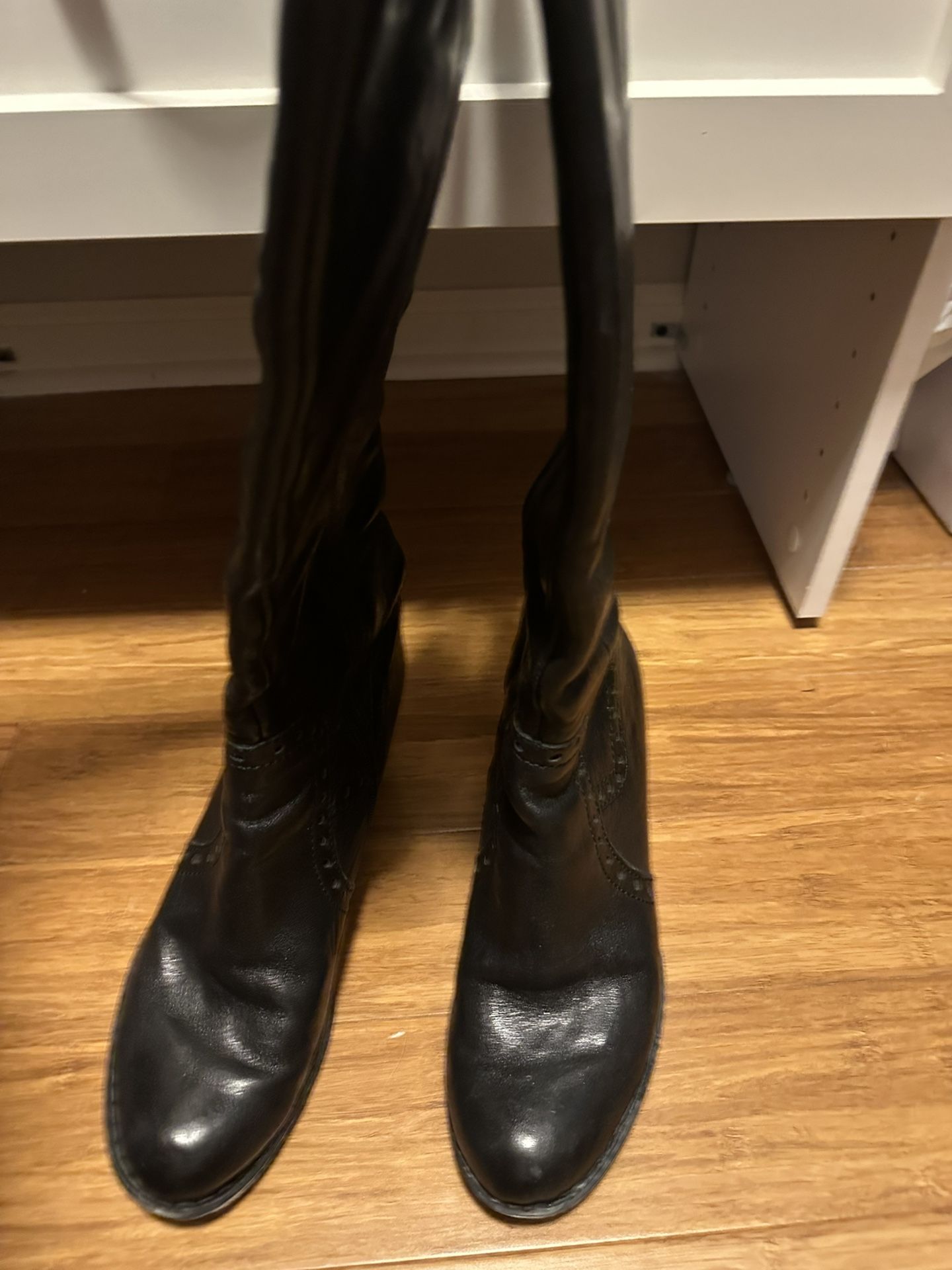 Aetrex Black Leather Knee-High 4” Heel Boots – Size 8