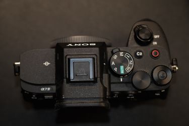 Sony A7iv MINT + Sony FE 85mm f1.8 Excellent PLEASE READ