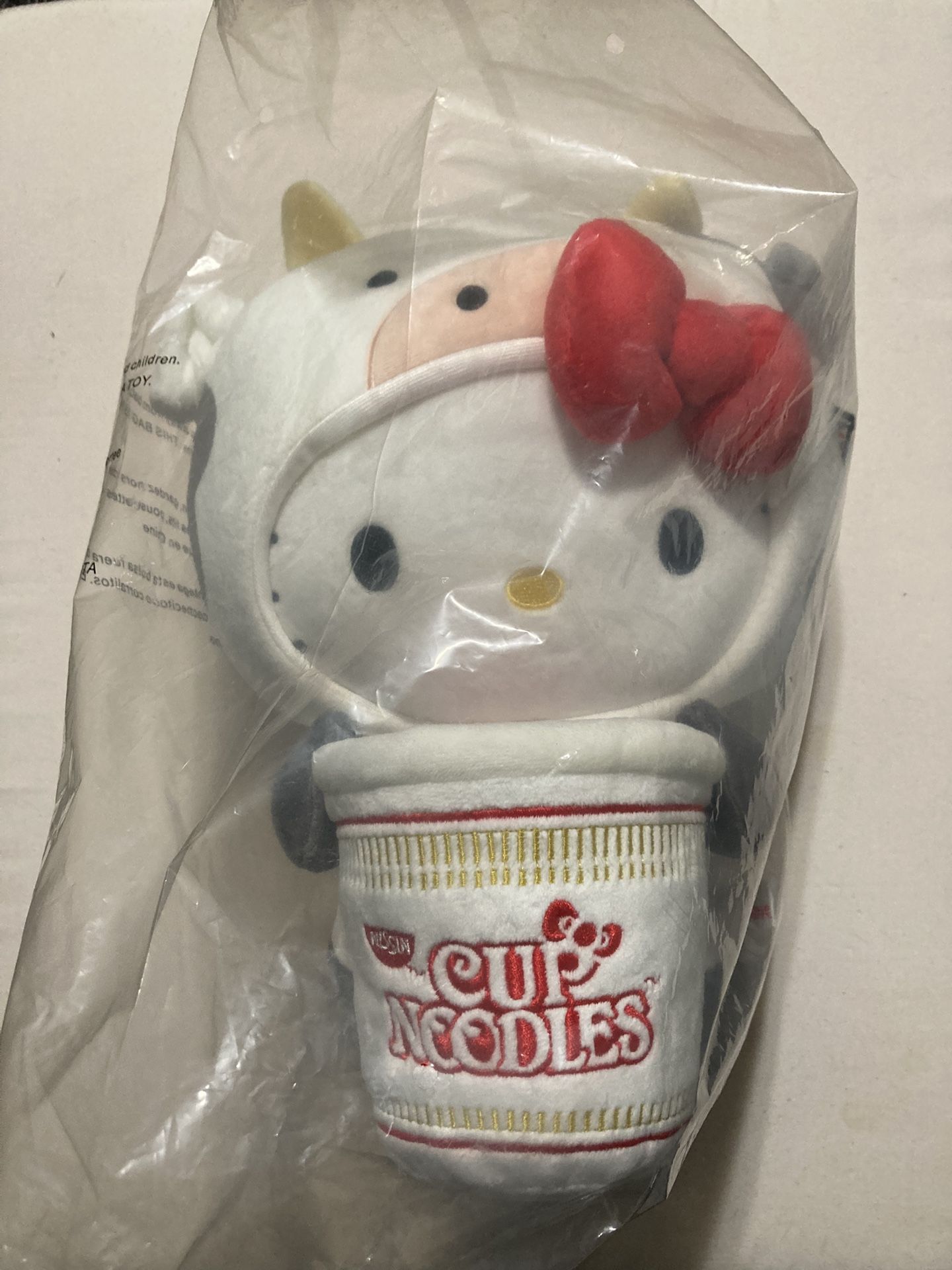 Kidrobot Hello Kitty x Nissin Noodle Beef Cup