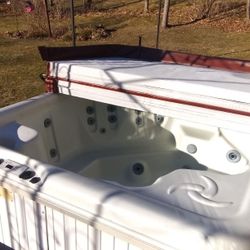 Now Relisted Free *Hot Tub & Cover 96x84" (was $350) Cover Is  New Must Be Picked Up Local& Must Take Cover and The Tub 
