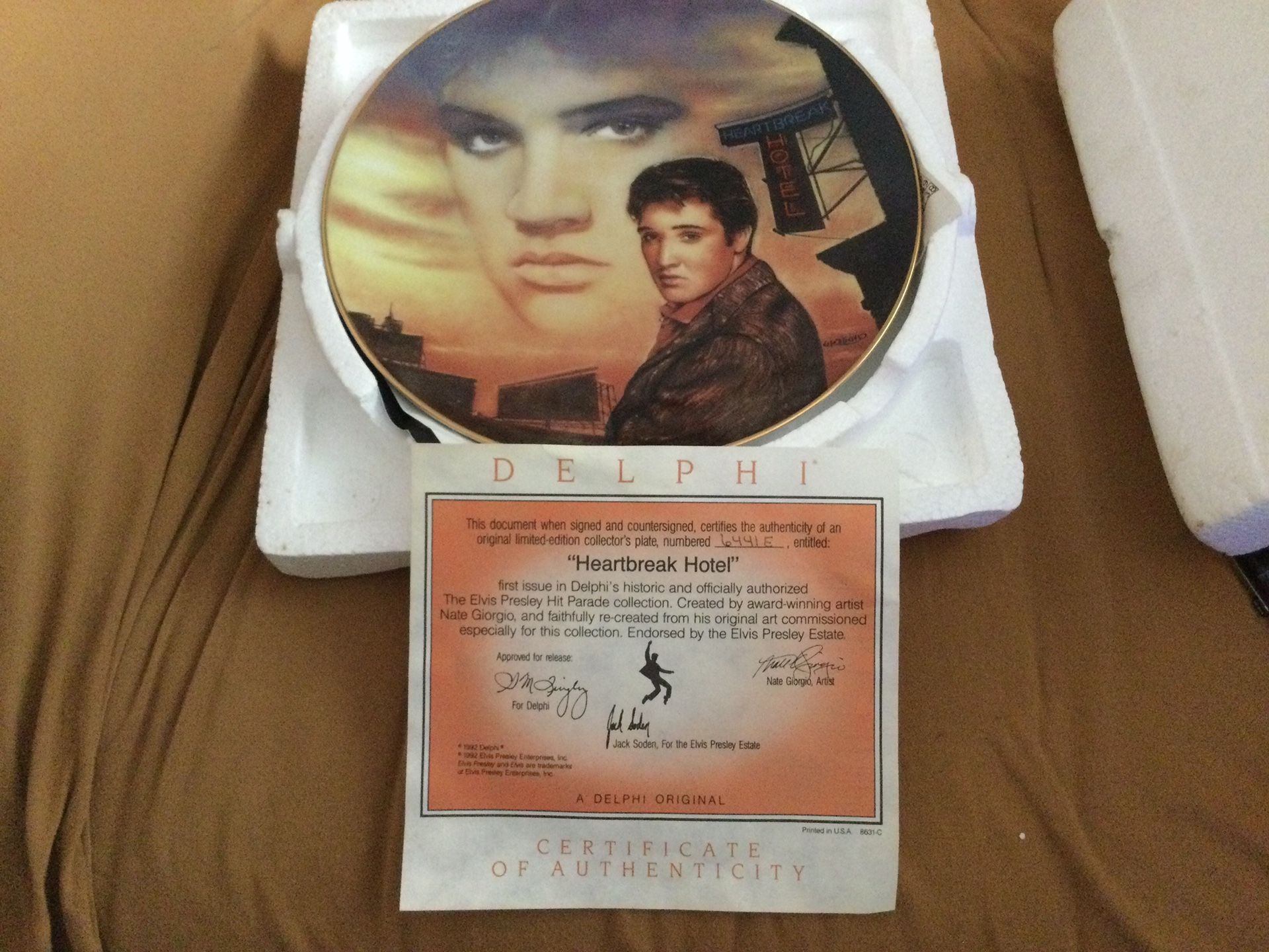 Elvis Collector Plate “Heartbreak Hotel”