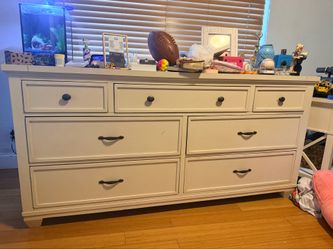 3 piece Ethan Allen Bedroom Set – Dresser + 2 Matching Nightstands