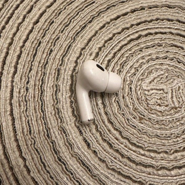 Apple Airpod Pro 2nd Generation LEFT Earbud. WORKS