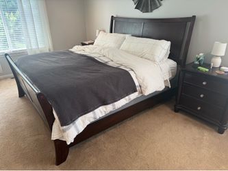 Ashley King Sleigh Bed with 2 matching night stands
