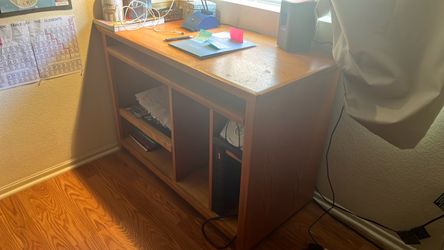 Computer study desk for free