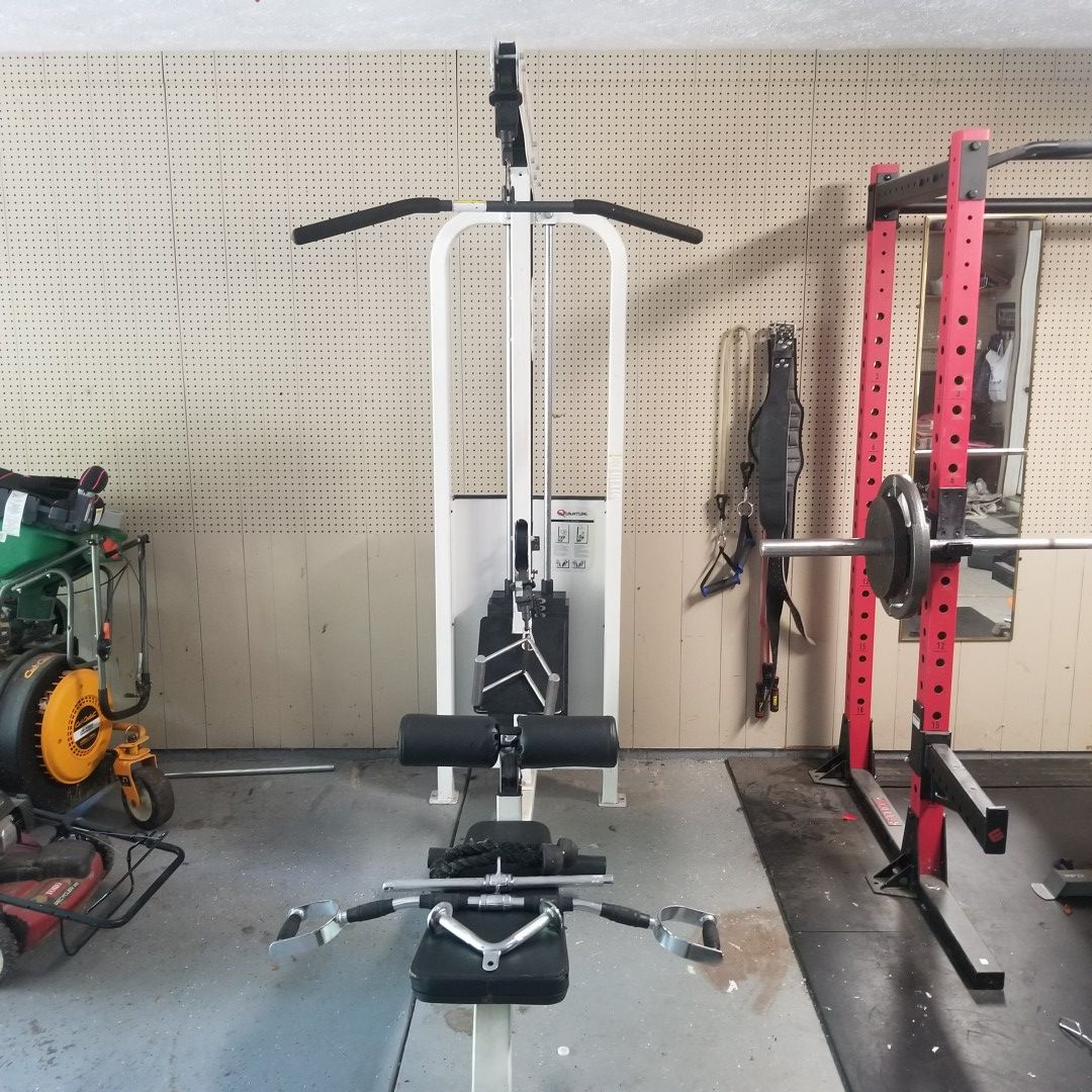 Quantum Commercial Gym lat /Row/pulldown machine
