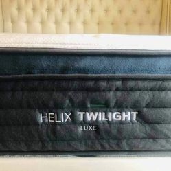 Helix, Luxe Twilight, Queen, Cover: Original Cover, Top Layer: Original Layer Like New