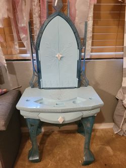 Elsa frozen 2 vanity