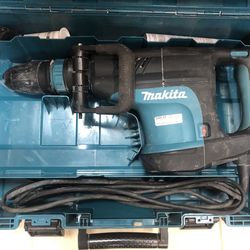 Makita demolition hammer HM1203C