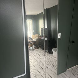 Bifold Mirrored Doors