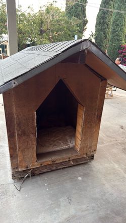 Heavy duty insulated dog house