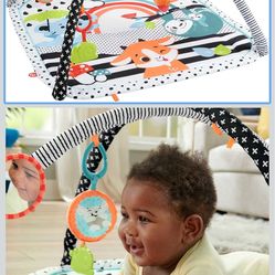 Fisher-Price 3-in-1 Music, Glow and Grow Gym, Infant Activity Play mat for Tummy time and take Along