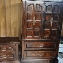 Queen Mahogany Bed Dresser And Night Stand