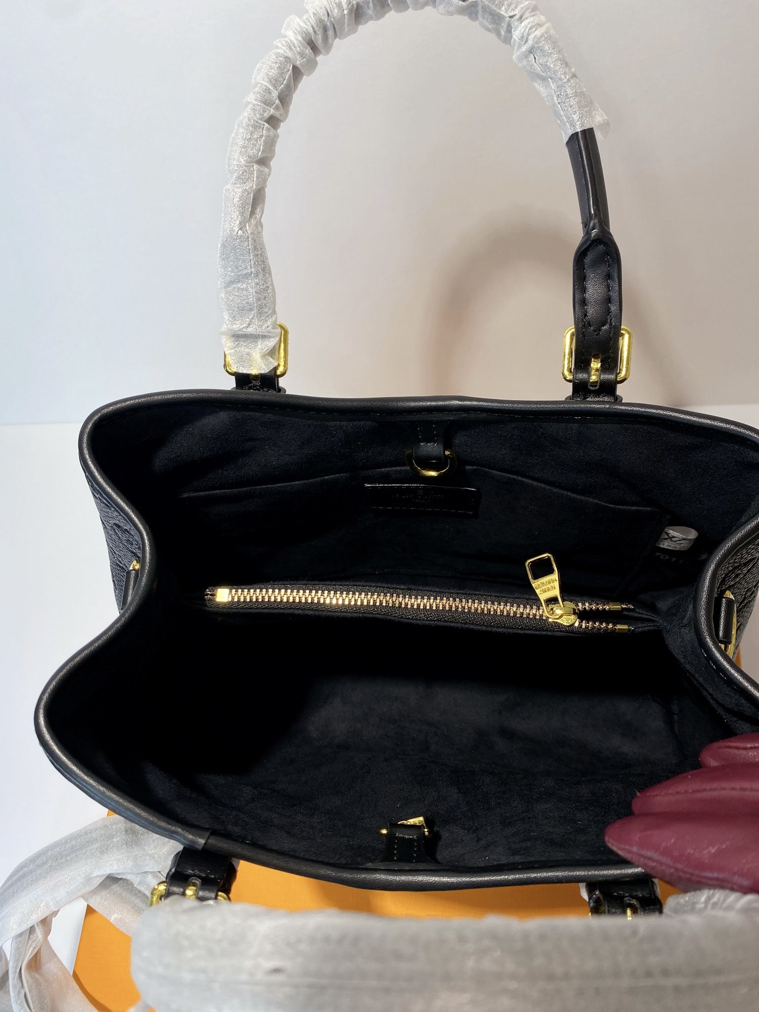 BABYLONE TOTE LV 💲155.00