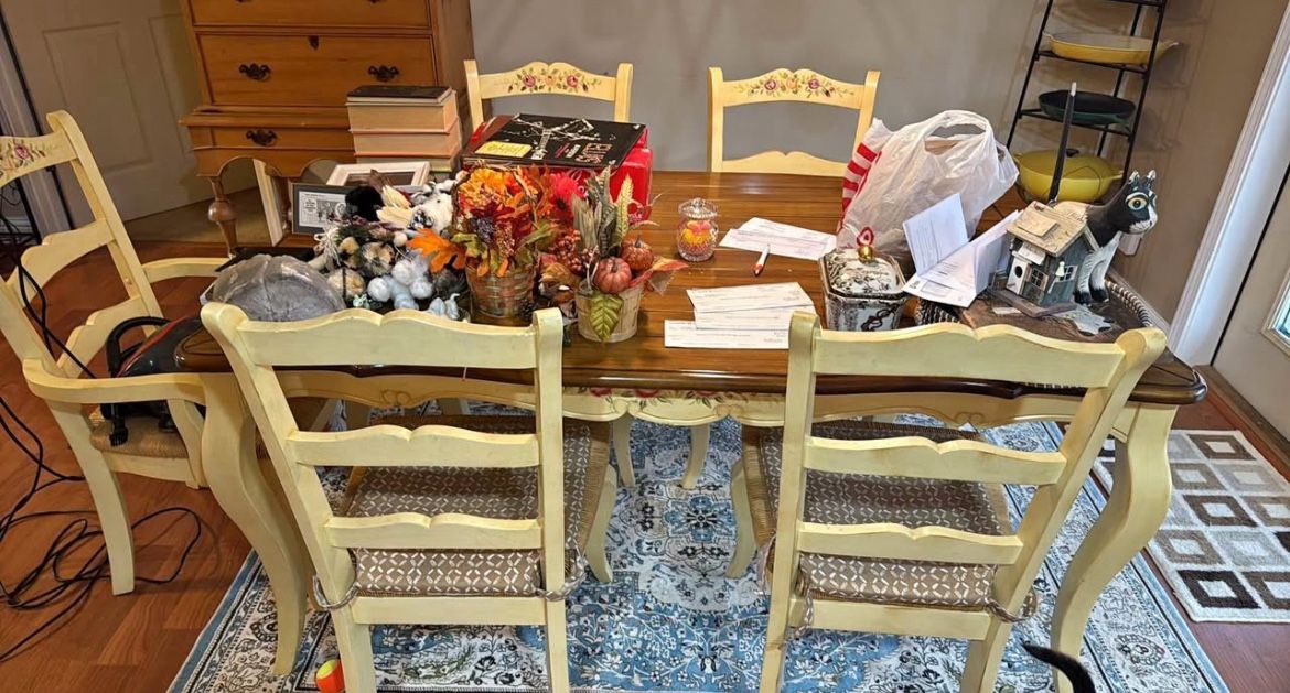 Dining Table with 6 Chairs