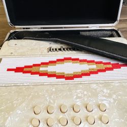 Acordeón Farinelli Blanco – Botones – Como Nuevo 
