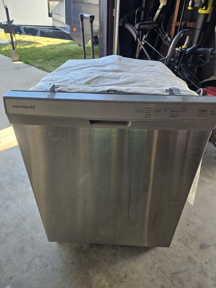 Dishwasher Frigidaire Silver