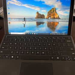 Microsoft Surface Pro 4 12.3" (256gb, Intel Core i5 6th Gen., 8gb ) Convertible  Non - Touch Screen.   Screen is in very good condition and has good b