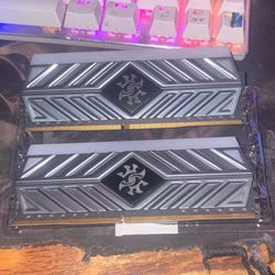 8gb of ram (2 pieces) 