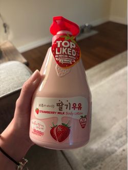 Kwalinara Strawberry Milk Lotion