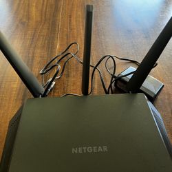 NETGEAR Nighthawk AC1750 Wireless Smart Wi-Fi Router - R6700