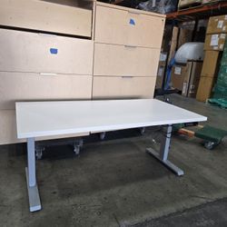 Friant Stage 3 Electric Ergonomic Task Chair $300