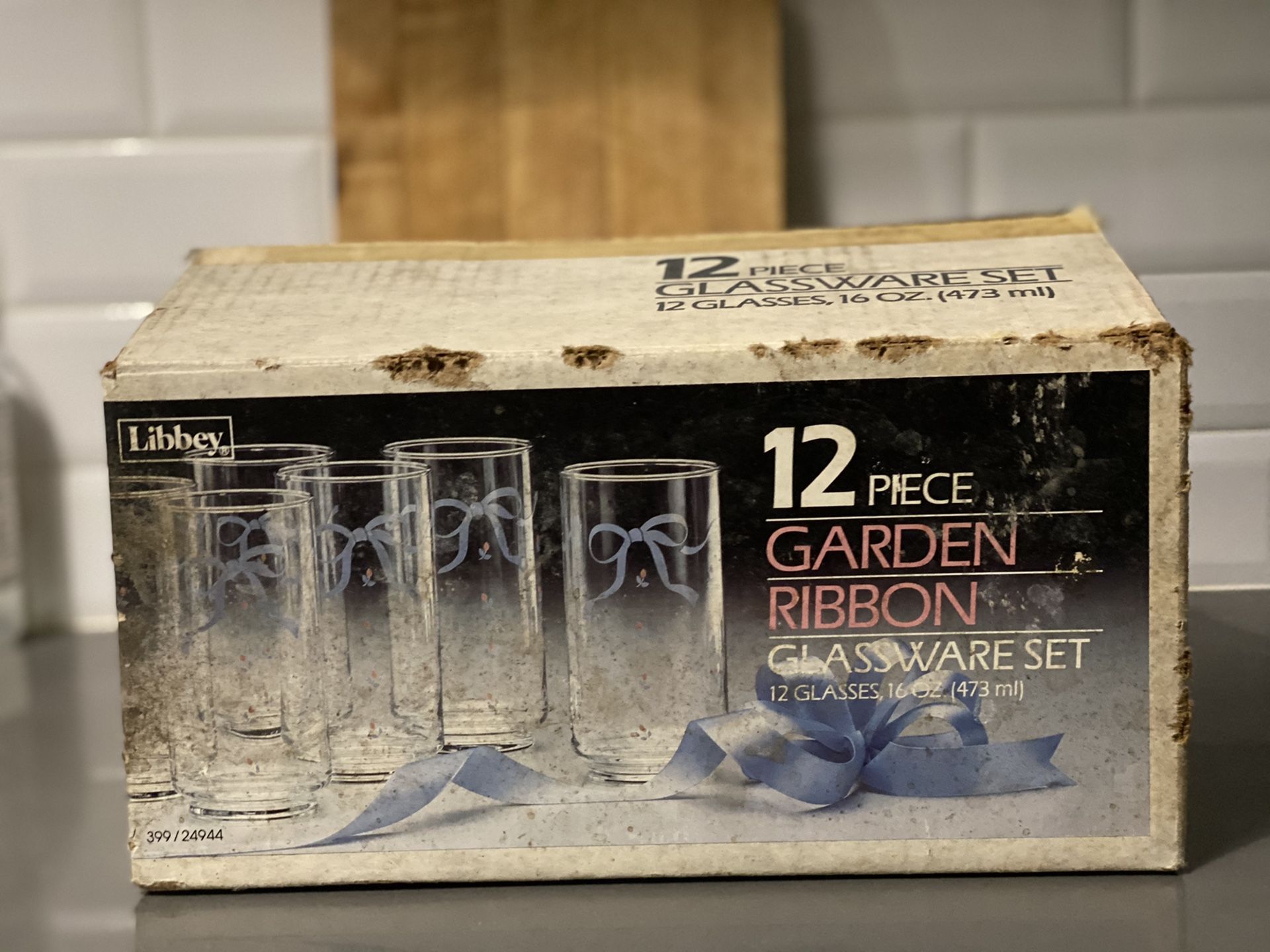 Libbey Vintage 12 piece glassware set, Garden Ribbon Pattern