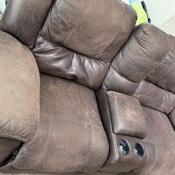 Free love seat and chair