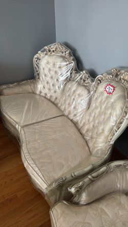 Antique love seat sofa ivory gold accent