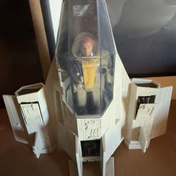 1984 G.I. Joe S.H.A.R.C. (Submersible High-speed Attack and Reconnaissance Craft) with its pilot action figure, Deep Six.