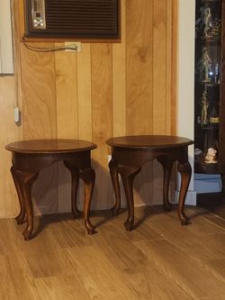2 tables vintage.