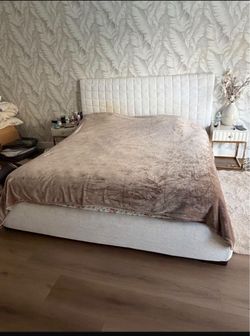 King bed with mattress
