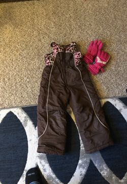Girls snow bib 4/5 gloves size 4-7 age