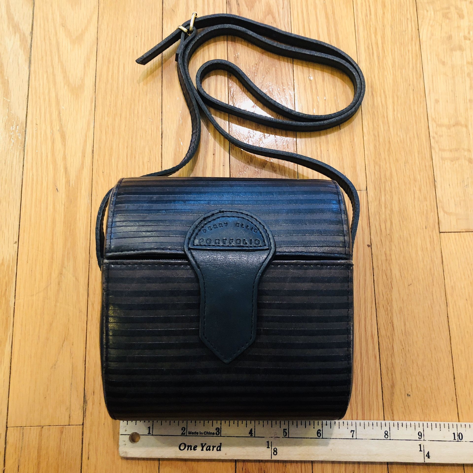 Vtg perry Ellis crossbody bag