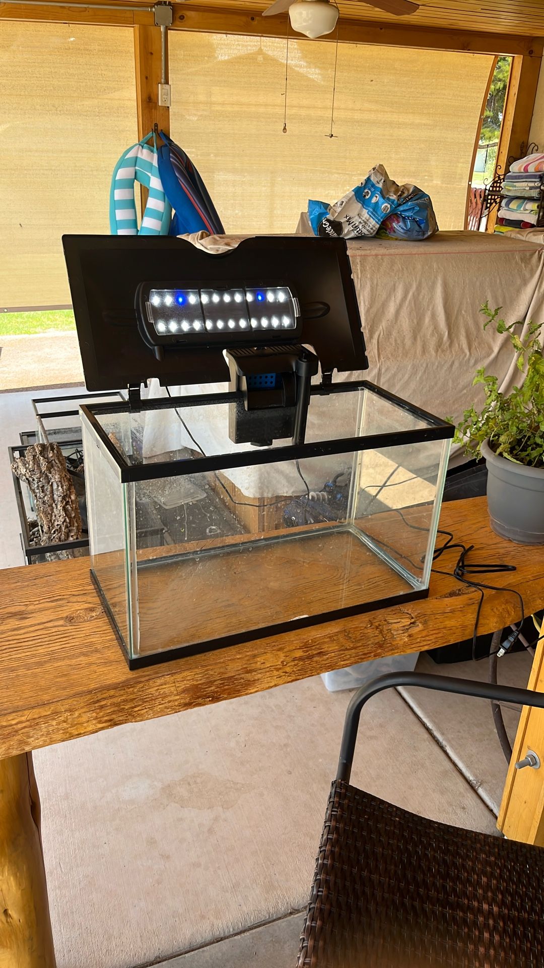 10 Gallon aquarium W/ hinged LED lid and HOB