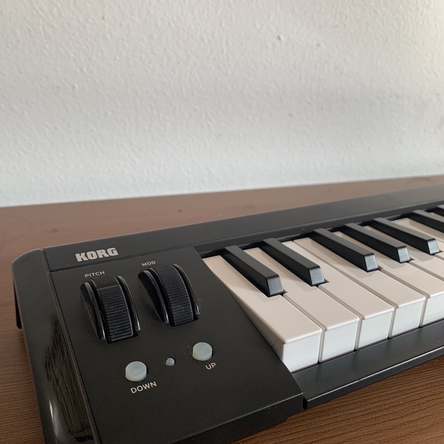 Korg Micro key Air Bluetooth Or USB Midi Keyboard For Synthesizers Or Piano