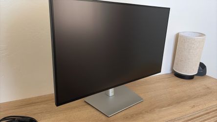 Dell 4k UltraSharp Thunderbolt hub 27” Monitor