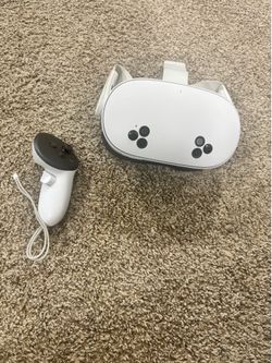 Meta Quest 3s VR set
