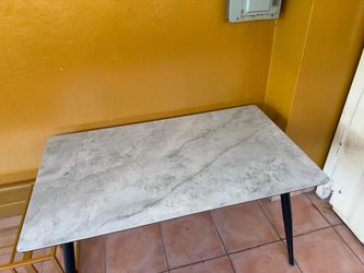 Dining table for sale